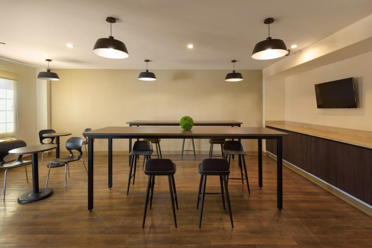 Extended Suites Tijuana Macroplaza Екстериор снимка