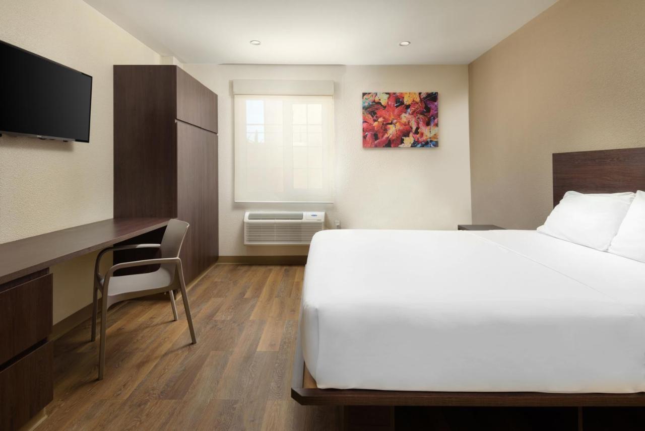 Extended Suites Tijuana Macroplaza Екстериор снимка